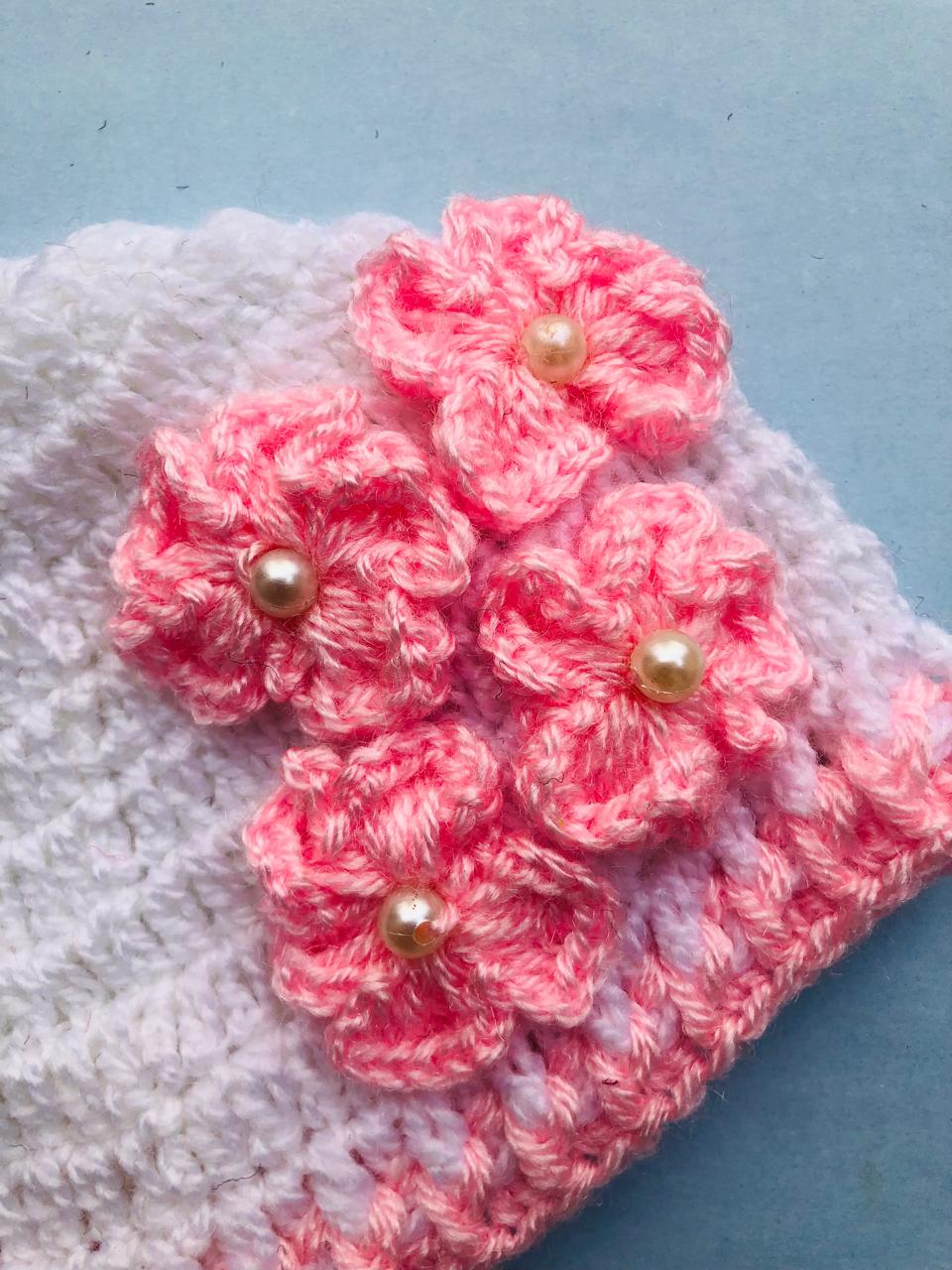 Baby woolen cap - White with pink